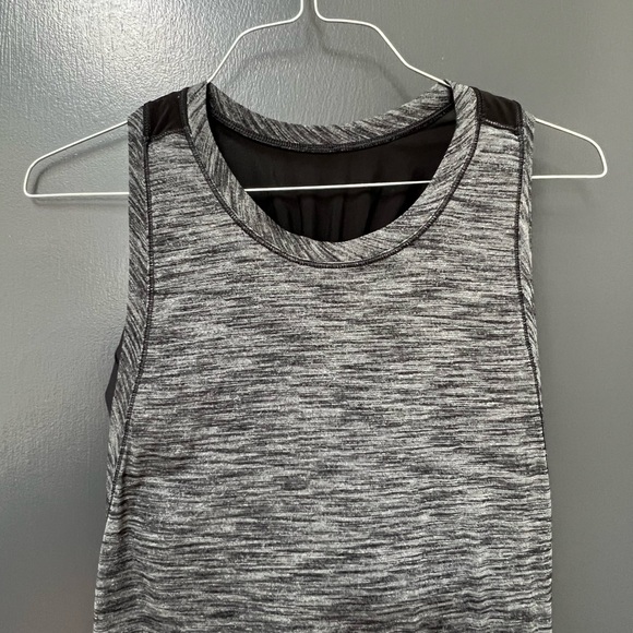 Lululemon Work The Circuit Tank Top Built In Bra Gray Black Size 10 - Picture 2 of 7